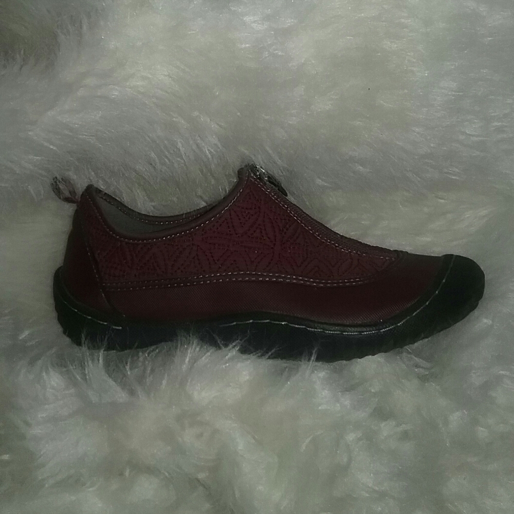 J Sports shoes  sz 6 1/2  burdundy